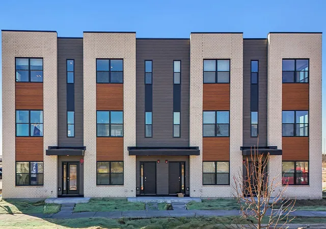 Photo 1 of Townhouse for sale at 2221 Bayside Dr #2226, Schaumburg, IL 60173 | MLS# 12766614 | Listing updated on 2026-09-23