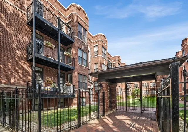 Condo for sale at 2711 N Mildred Ave #2A, Chicago, IL 60614 | MLS# 12766621