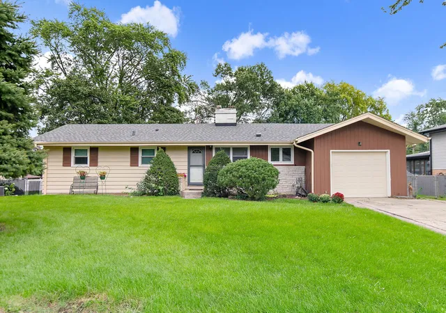 Photo 1 of Single family home for sale at 443 Glendale Rd, Roselle, IL 60172 | MLS# 12766632 | Listing updated on 2026-10-07