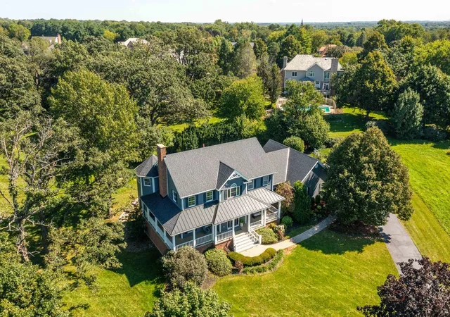 Photo 2 of Single family home for sale at 2904 Fox Knoll Ct, Johnsburg, IL 60051 | MLS# 12766640 | Listing updated on 2026-10-07