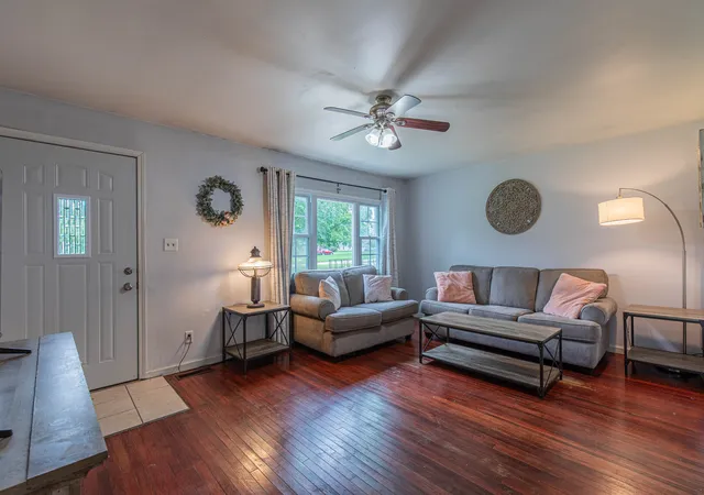 Photo 4 of Single family home for sale at 1412 Meriden St, Mendota, IL 61342 | MLS# 12766652 | Listing updated on 2026-09-29