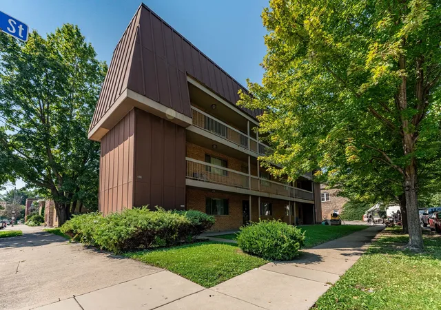 Photo 1 of Condo for sale at 6400 27th Street #201, Berwyn, IL 60402 | MLS# 12766664 | Listing updated on 2026-09-29