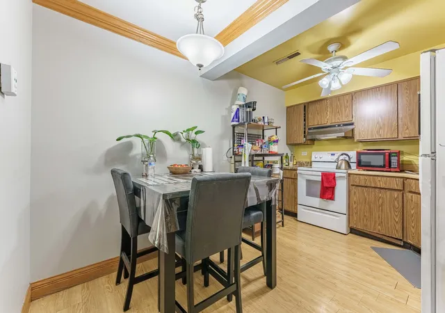 Listing Photo 5 - Condo for sale in building located at 6400 27Th St, Berwyn, IL 60402 - Unit #201