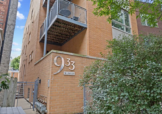 Photo 1 of Condo for sale at 933 W George St #1N, Chicago, IL 60657 | MLS# 12766682 | Listing updated on 2026-09-24