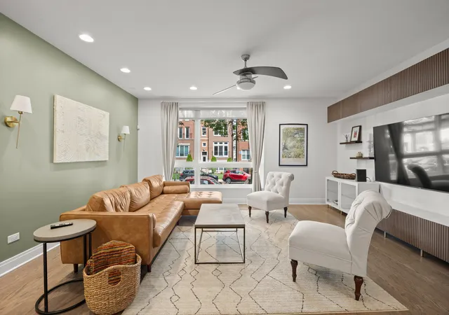 Photo 4 of Condo for sale at 933 W George St #1N, Chicago, IL 60657 | MLS# 12766682 | Listing updated on 2026-09-24
