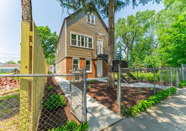 Photo 4 of House for sale at 4438 S Knox Ave, Chicago, IL 60632 | MLS# 12766730 | Listing updated on 2026-09-25
