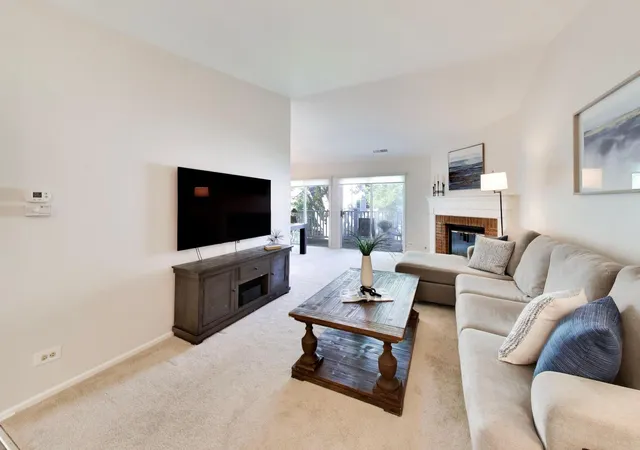 Listing Photo 5 - Condo for sale in building located at 1506 Canbury Ct, Wheeling, IL 60090 - Unit #2A