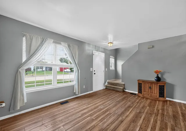 Photo 4 of Single family home for sale at 141 W Prairiefield Ave, Cortland, IL 60112 | MLS# 12766780 | Listing updated on 2026-10-01