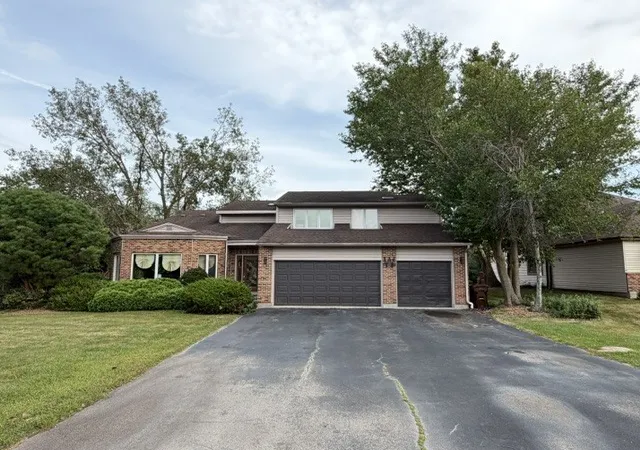 Single family home for sale at 20835 London Dr, Olympia Fields, IL 60461 | MLS# 12766783