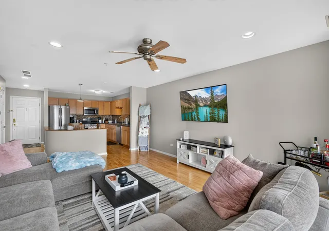Listing Photo 3 - Condo for sale in building located at 50 N Bokelman St, Roselle, IL 60172 - Unit #534