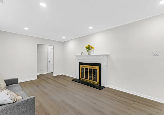 Photo 4 of Single family home for sale at 350 Oakwood St, Park Forest, IL 60466 | MLS# 12766820 | Listing updated on 2026-10-09