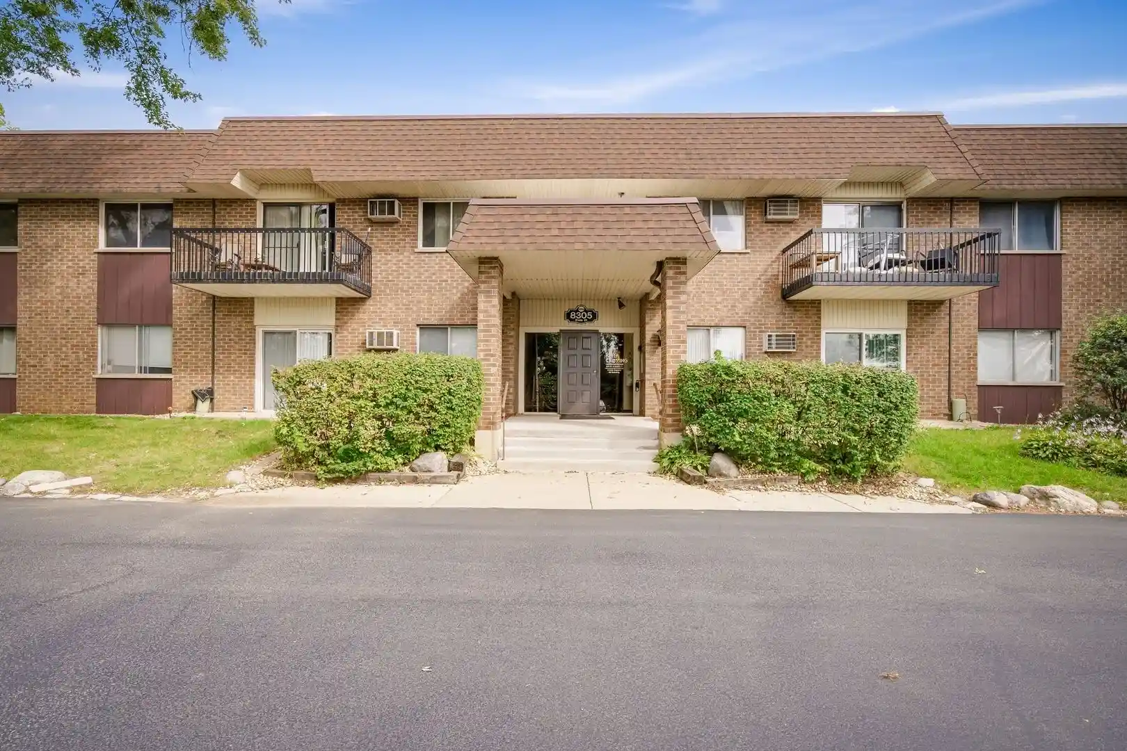 Listing Photo 1 - Condo for sale in 8305 Rte 53 located at 8305 Rte 53, Woodridge, IL 60517 - Unit #A6