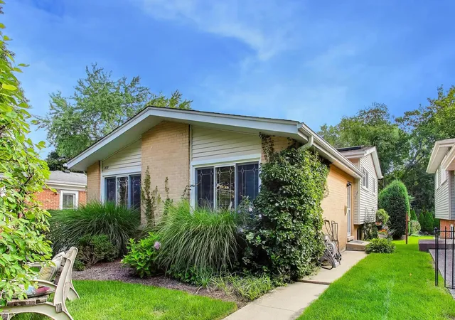 Single family home for sale at 475 Burton Ave, Highland Park, IL 60035 | MLS# 12766861