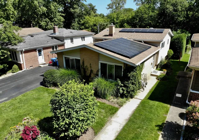 Photo 2 of Single family home for sale at 475 Burton Ave, Highland Park, IL 60035 | MLS# 12766861 | Listing updated on 2026-09-22