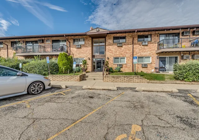 Photo 1 of Condo for sale at 840 E Old Willow Rd #112, Prospect Heights, IL 60070 | MLS# 12766876 | Listing updated on 2026-09-24