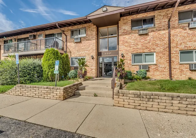 Photo 2 of Condo for sale at 840 E Old Willow Rd #112, Prospect Heights, IL 60070 | MLS# 12766876 | Listing updated on 2026-09-24