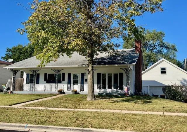 Photo 1 of Single family home for sale at 304 Andover Ct, Streamwood, IL 60107 | MLS# 12766916 | Listing updated on 2026-10-05