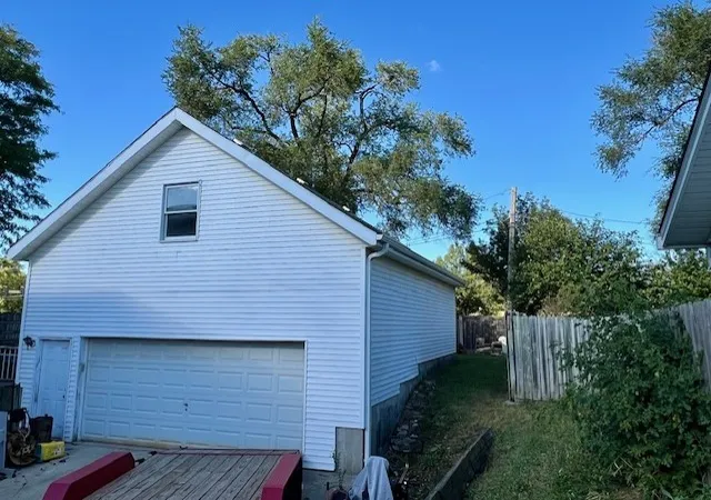 Photo 2 of Single family home for sale at 304 Andover Ct, Streamwood, IL 60107 | MLS# 12766916 | Listing updated on 2026-10-05