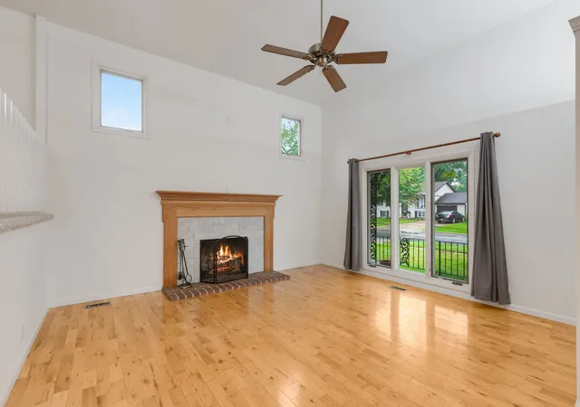 Photo 3 of Single family home for sale at 304 Andover Ct, Streamwood, IL 60107 | MLS# 12766916 | Listing updated on 2026-10-05