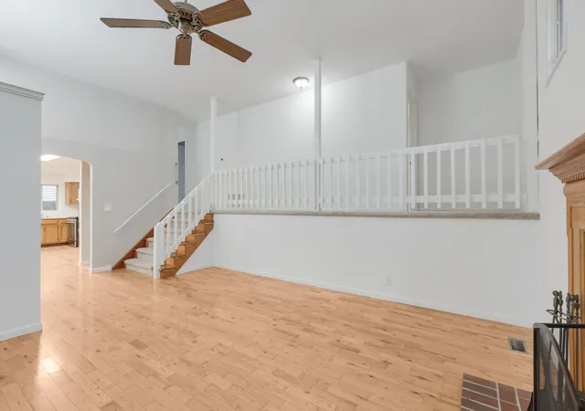 Photo 4 of Single family home for sale at 304 Andover Ct, Streamwood, IL 60107 | MLS# 12766916 | Listing updated on 2026-10-05