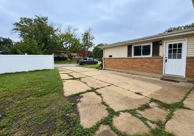 Photo 2 of Single family home for sale at 303 Gettysburg St, Park Forest, IL 60466 | MLS# 12766917 | Listing updated on 2026-09-23