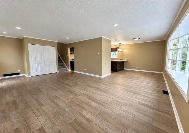 Photo 4 of Single family home for sale at 303 Gettysburg St, Park Forest, IL 60466 | MLS# 12766917 | Listing updated on 2026-09-23