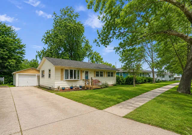 Photo 1 of Single family home for sale at 8112 7th Street W, Rock Island, IL 61201 | MLS# 12766918 | Listing updated on 2026-09-22
