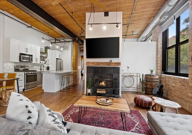 Photo 4 of Condo for sale at 1670 N Claremont Ave #101, Chicago, IL 60647 | MLS# 12766932 | Listing updated on 2026-09-23