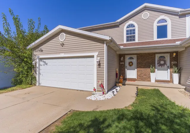 Photo 1 of Townhouse for sale at 712 Clairidge Cc Green, Normal, IL 61761 | MLS# 12766943 | Listing updated on 2026-10-21