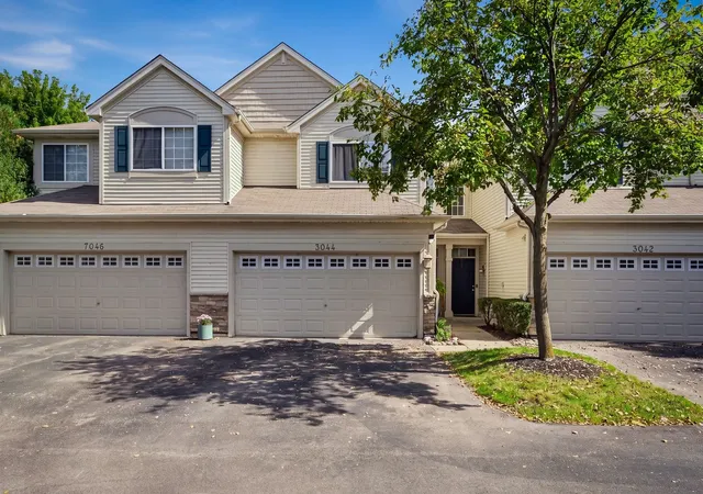 Photo 2 of Townhouse for sale at 3044 Troon Dr, Montgomery, IL 60538 | MLS# 12766945 | Listing updated on 2026-10-06