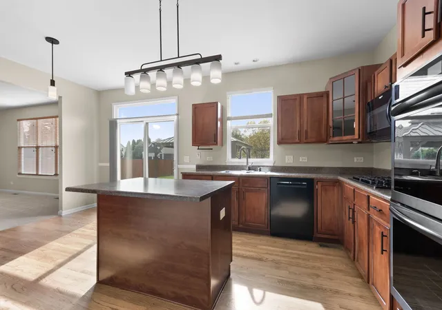 Photo 2 of Single family home for sale at 962 Canyon Trl Ct, Yorkville, IL 60560 | MLS# 12766983 | Listing updated on 2026-10-28