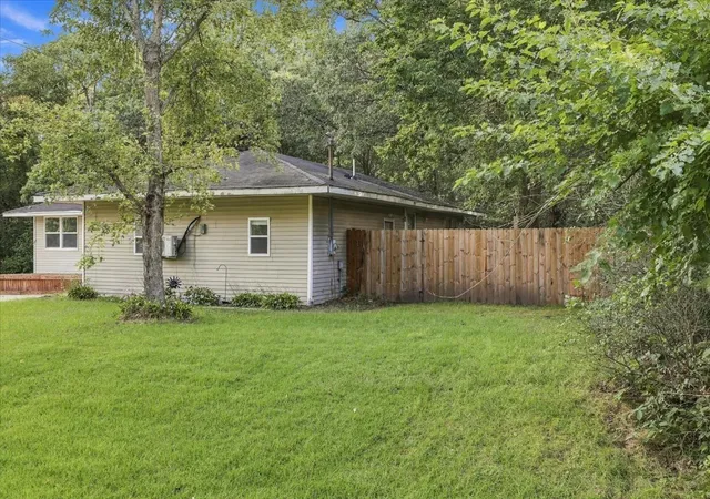 Photo 3 of Single family home for sale at 1572 Winnetka St, Dixon, IL 61021 | MLS# 12767000 | Listing updated on 2026-09-28