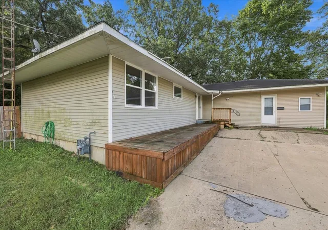 Photo 4 of Single family home for sale at 1572 Winnetka St, Dixon, IL 61021 | MLS# 12767000 | Listing updated on 2026-09-28