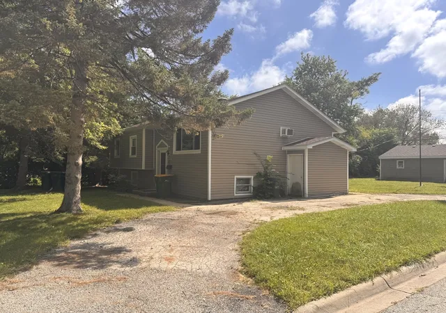 Photo 2 of Single family home for sale at 2221 Carmel Blvd, Zion, IL 60099 | MLS# 12767018 | Listing updated on 2026-09-23