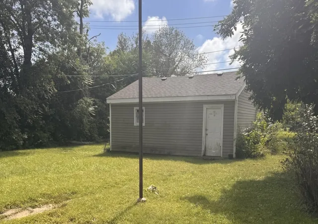 Photo 3 of Single family home for sale at 2221 Carmel Blvd, Zion, IL 60099 | MLS# 12767018 | Listing updated on 2026-09-23