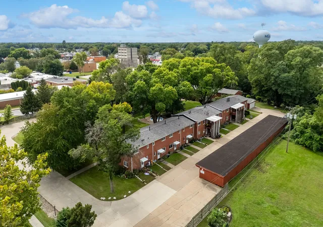 Photo 2 of Condo for sale at 1309 9th Street #D, Moline, IL 61265 | MLS# 12767021 | Listing updated on 2026-09-23