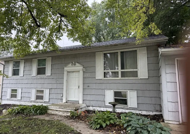 Photo 2 of Single family home for sale at 1405 Essex Ct, Normal, IL 61761 | MLS# 12767034 | Listing updated on 2026-10-07