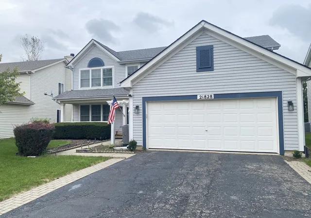 Photo 1 of Single family home for sale at 21828 W Knollwood Dr, Plainfield, IL 60544 | MLS# 12767044 | Listing updated on 2026-09-24