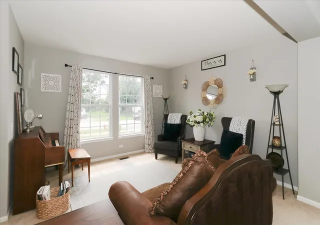 Photo 4 of Single family home for sale at 3112 Thunderbird Ct W, Aurora, IL 60503 | MLS# 12767054 | Listing updated on 2026-10-06