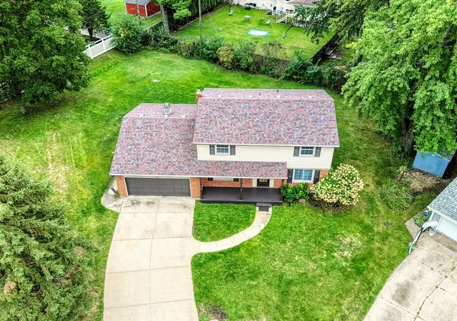 Photo 4 of Single family home for sale at 703 Larkfield Cir, Rockford, IL 61107 | MLS# 12767059 | Listing updated on 2026-09-30