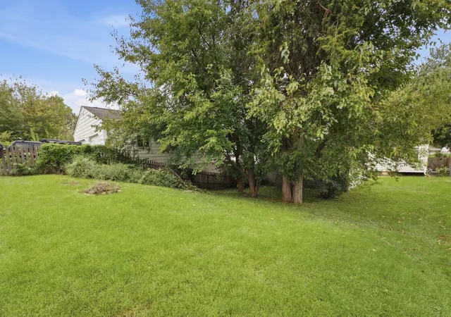 Photo 4 of Single family home for sale at 1727 13th Avenue, Moline, IL 61265 | MLS# 12767063 | Listing updated on 2026-09-24