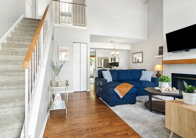 Photo 2 of Townhouse for sale at 4608 Mumford Dr, Hoffman Estates, IL 60192 | MLS# 12767071 | Listing updated on 2026-09-25
