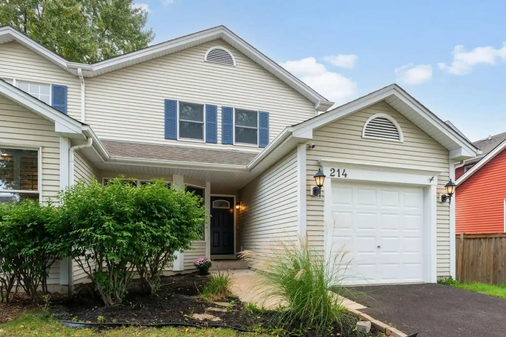 Listing Photo 1 - Condo for sale in 214 S Harrison St located at 214 S Harrison St, Geneva, IL 60134 - Unit 214 S Harrison St