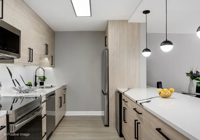 Photo 4 of Condo for sale at 5455 N Sheridan Rd #3106, Chicago, IL 60640 | MLS# 12767076 | Listing updated on 2026-09-24