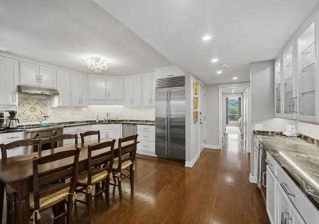 Photo 3 of Condo for sale at 640 Winnetka Mews #403, Winnetka, IL 60093 | MLS# 12767079 | Listing updated on 2026-09-24