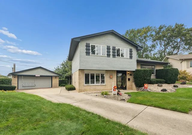 Photo 1 of Single family home for sale at (Undisclosed), Tinley Park, IL 60477 | MLS# 12767081 | Listing updated on 2026-10-08
