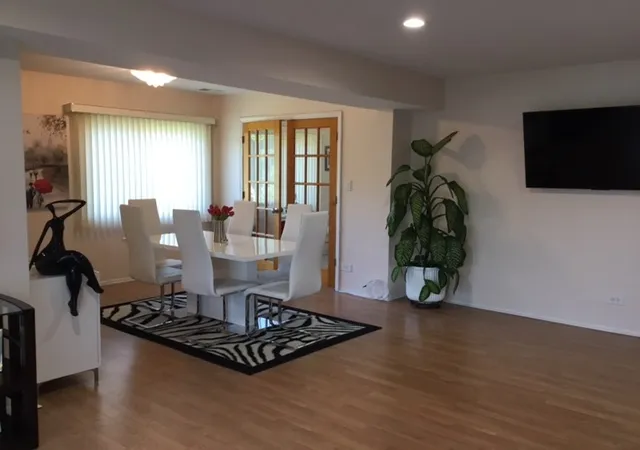 Photo 4 of Condo for sale at 3300 N Carriageway Dr #211, Arlington Heights, IL 60004 | MLS# 12767106 | Listing updated on 2026-10-01
