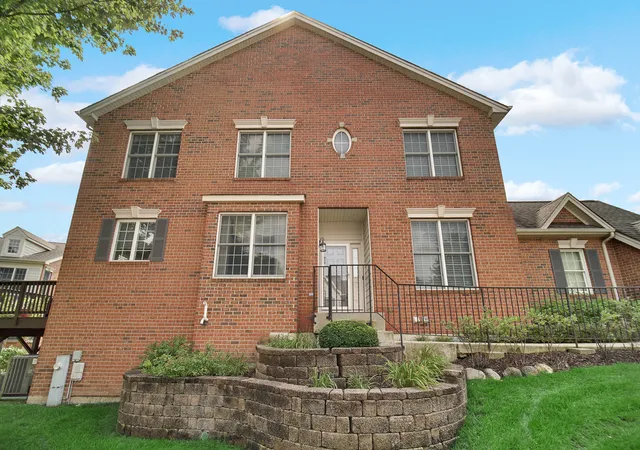 Photo 2 of Townhouse for sale at 22 Red Tail Dr, Hawthorn Woods, IL 60047 | MLS# 12767113 | Listing updated on 2026-09-23