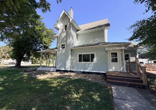 Photo 3 of Single family home for sale at 109 2nd South St, Wenona, IL 61377 | MLS# 12767114 | Listing updated on 2026-09-28
