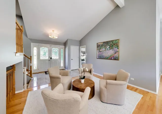 Photo 3 of Single family home for sale at 1939 Clover Rd, Northbrook, IL 60062 | MLS# 12767116 | Listing updated on 2026-10-01